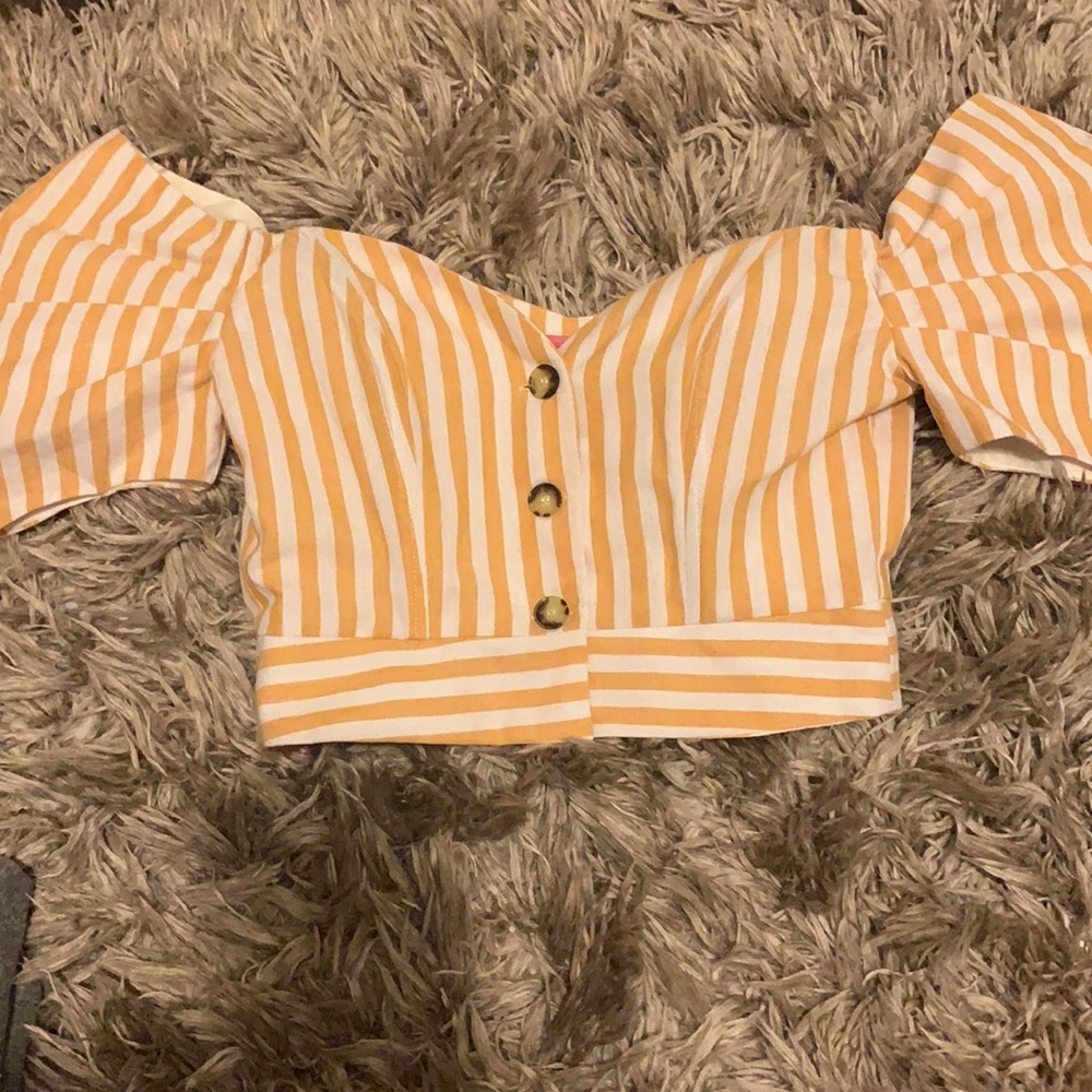 Crop corset top with off the shoulder sleeves